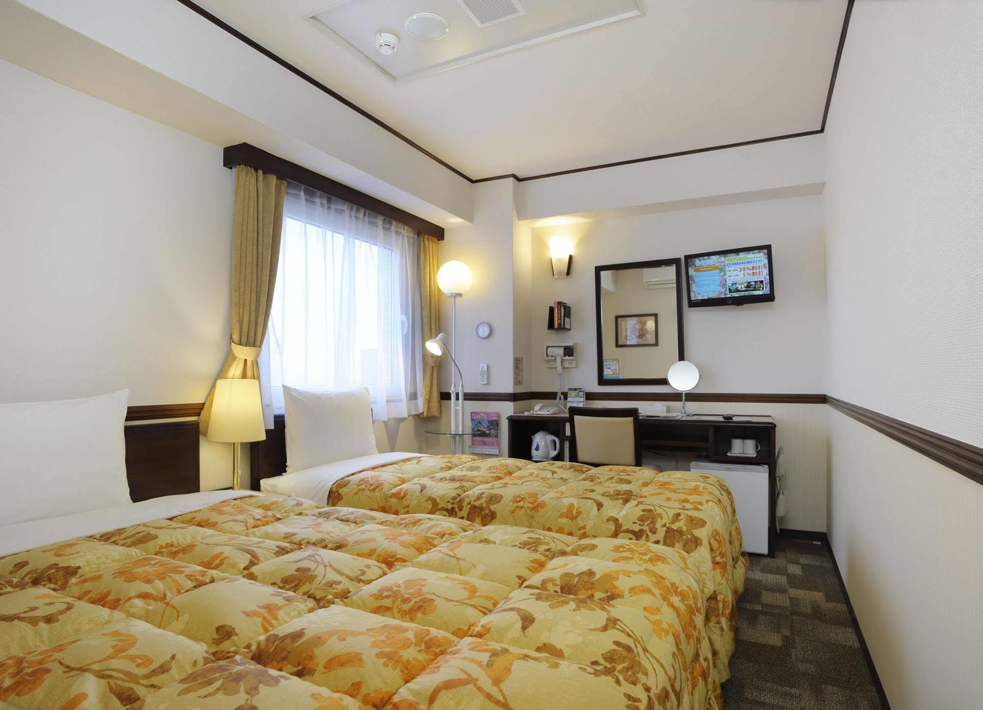 Toyoko Inn Jr Yokohama Sen Sagamihara Ekimae Exterior foto